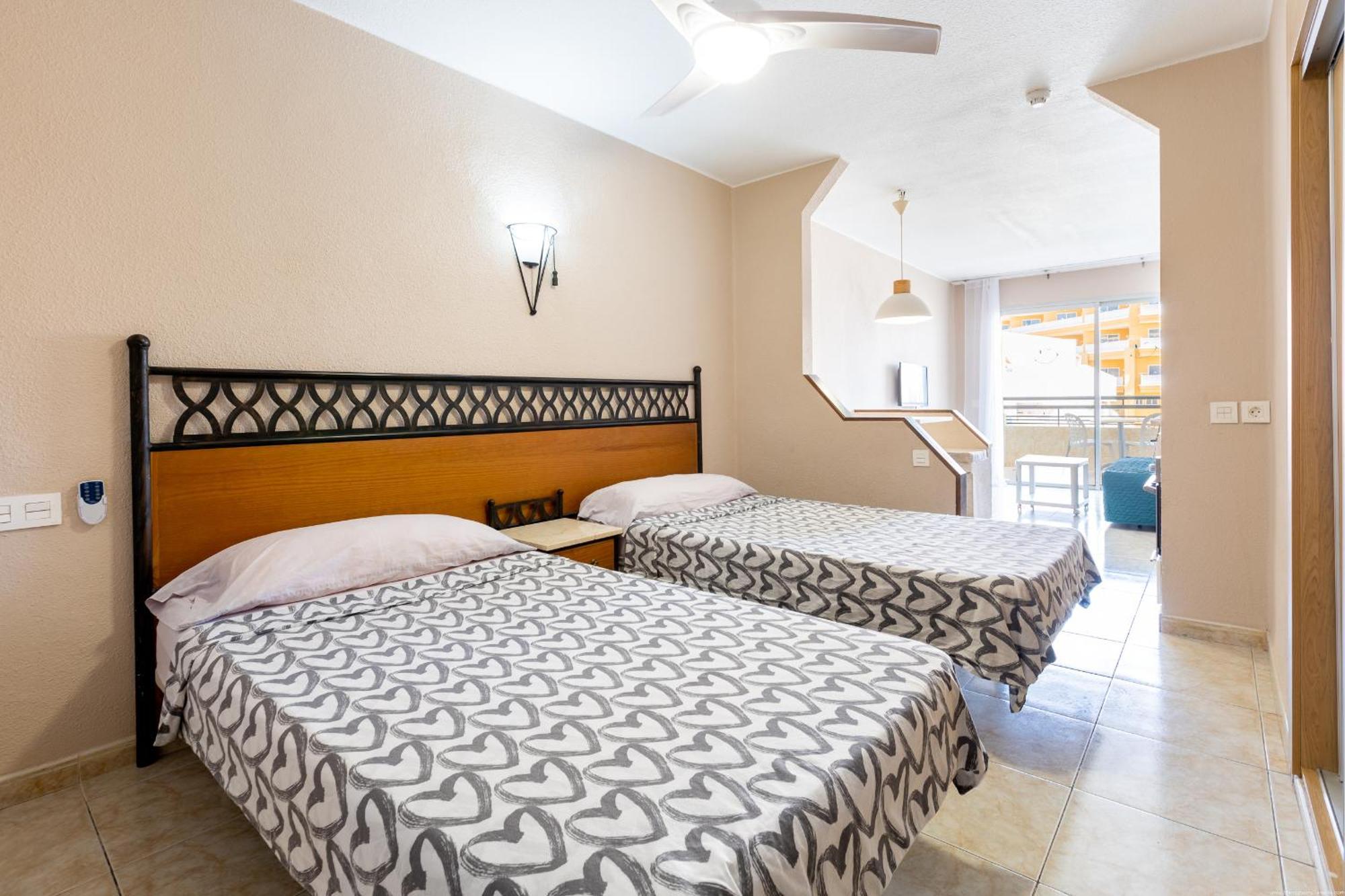 Studio In San Eugenio Адехе Екстериор снимка